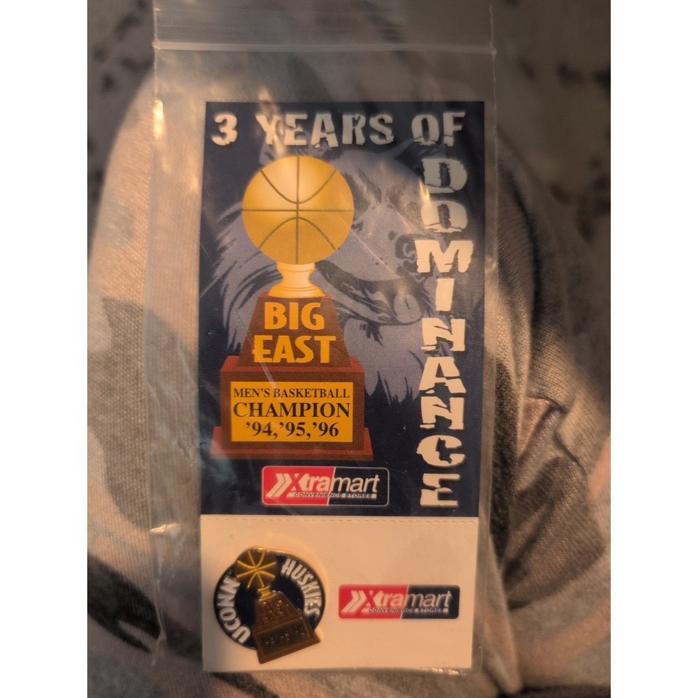 UCONN CONNECTICUT HUSKIES - BIG EAST 1994‎ 1995 1996 1.25" Pin JIM CALHOUN